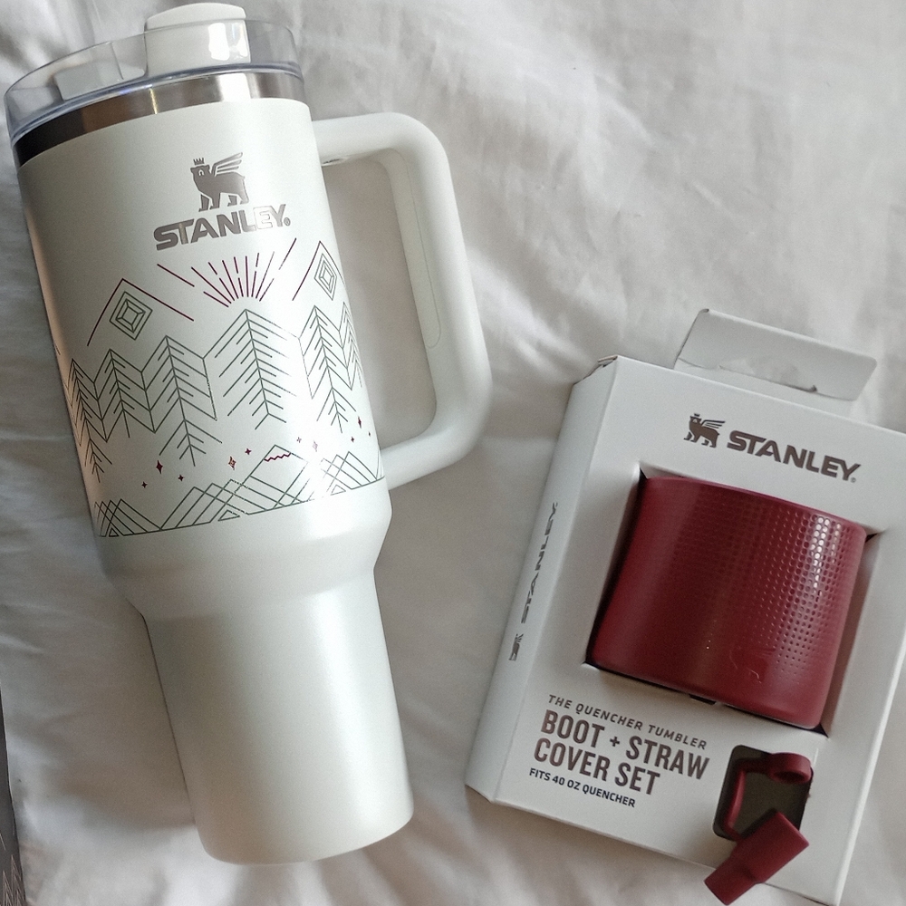 Stanley Winterscape Flowstate Tumbler + Cranberry Boot/Straw Cover